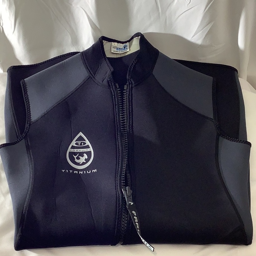 Parkway Scuba Shorty Sleeveless Worn Once Wetsuit. Men’s Size Large. Full Zip.